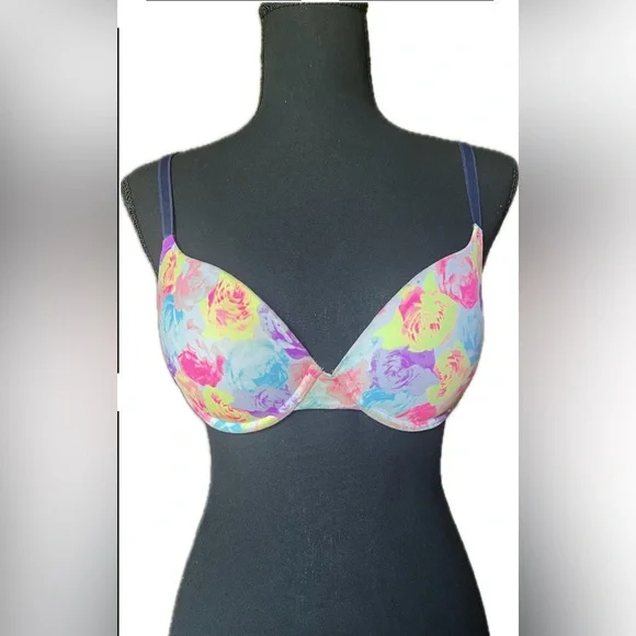 PINK VICTORIA'S SECRET Wear Everywhere Push Up Bra with floral design. Size 34 C - Picture 2 of 7